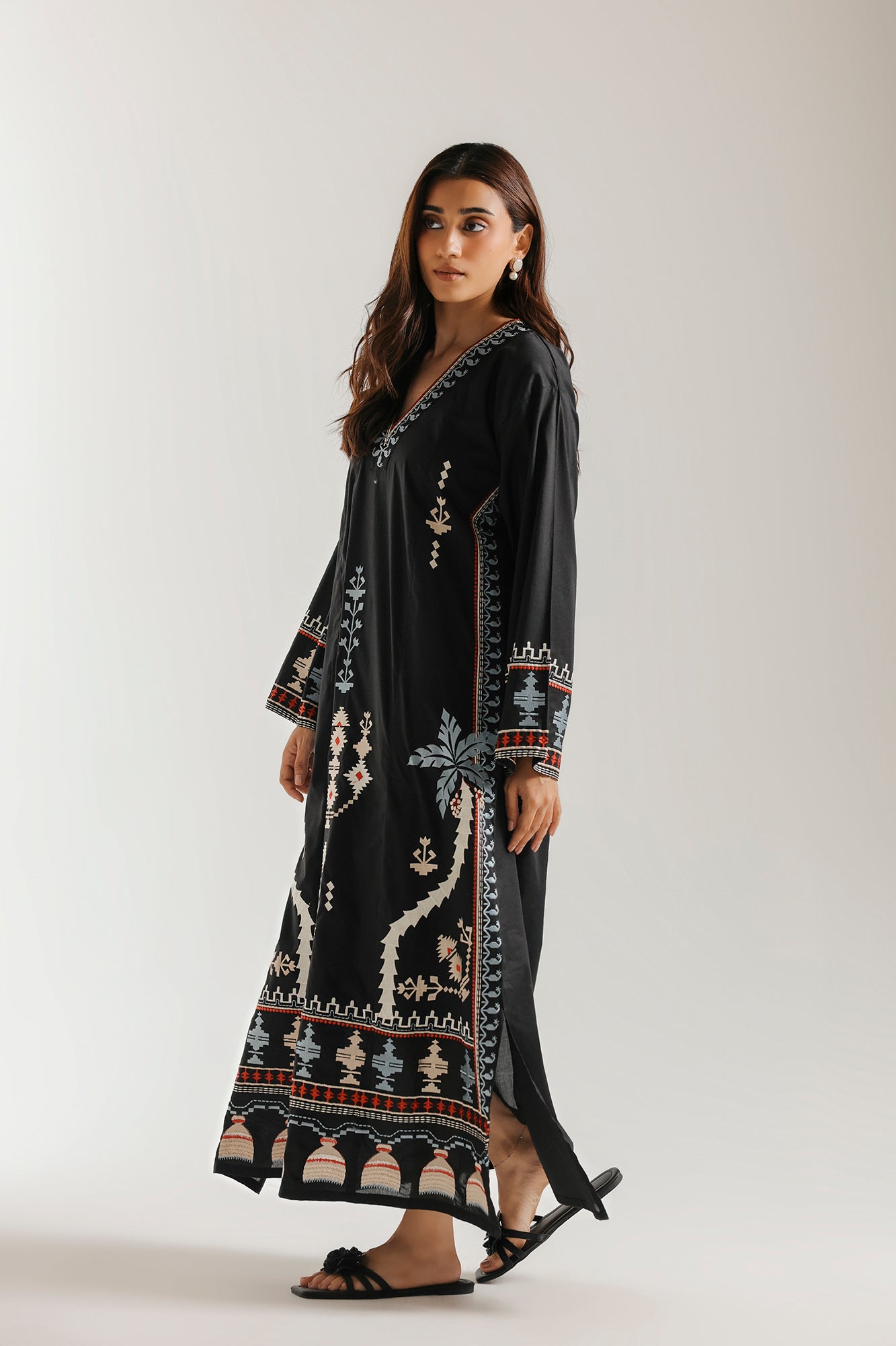 EMBROIDERED KAFTAN (E9219/102/902)