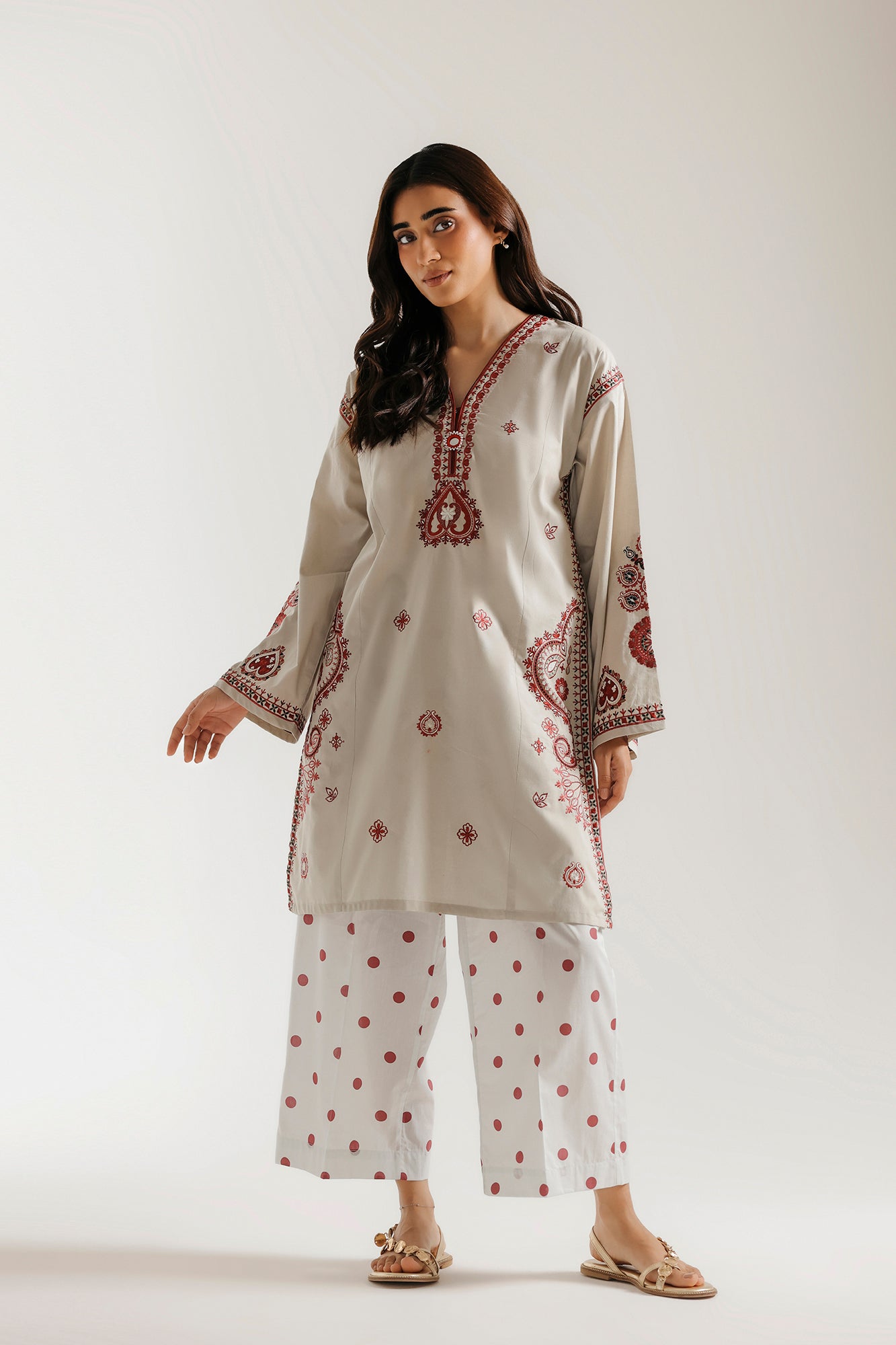 EMBROIDERED SUIT (E9243/102/006)