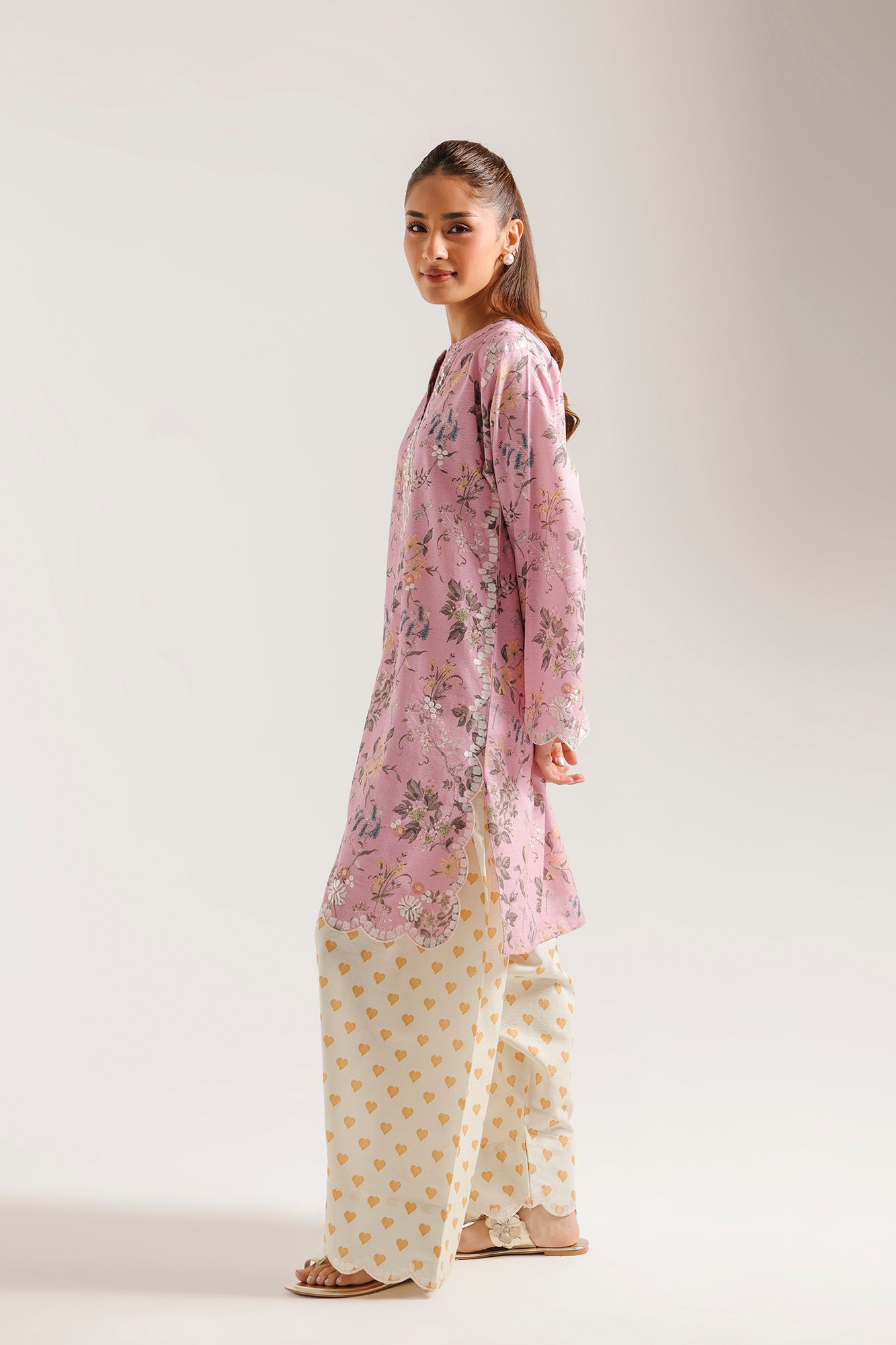 EMBROIDERED SUIT (E9246/102/528)