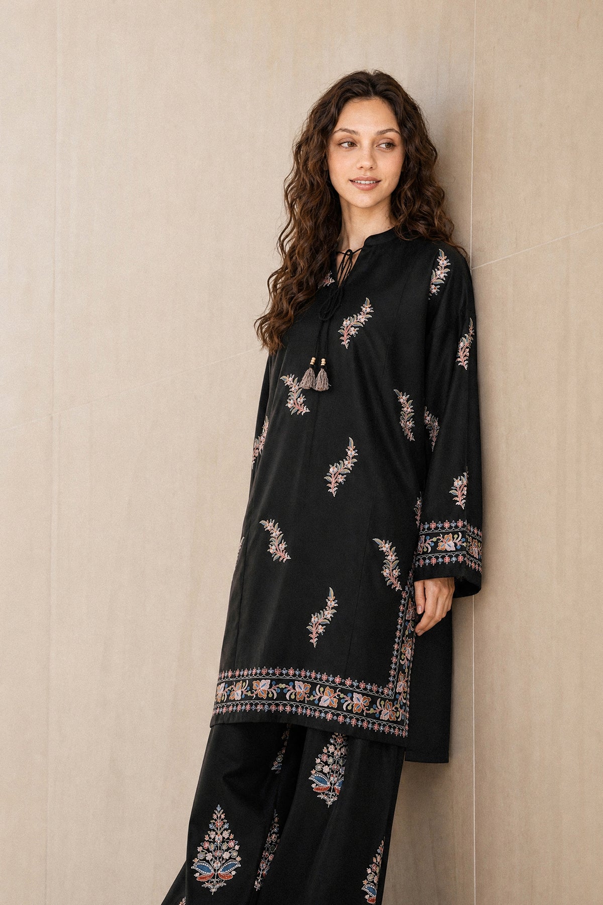 EMBROIDERED SUIT (E9361-102-902)