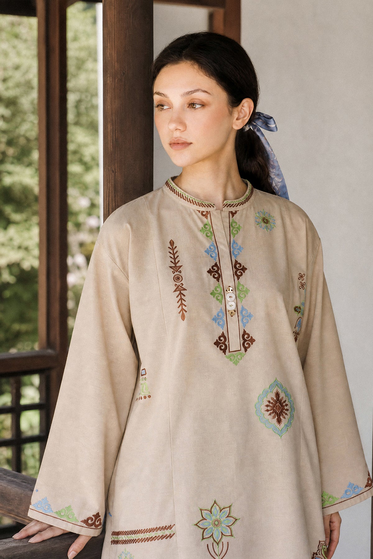 EMBROIDERED SUIT (E9379-102-002)