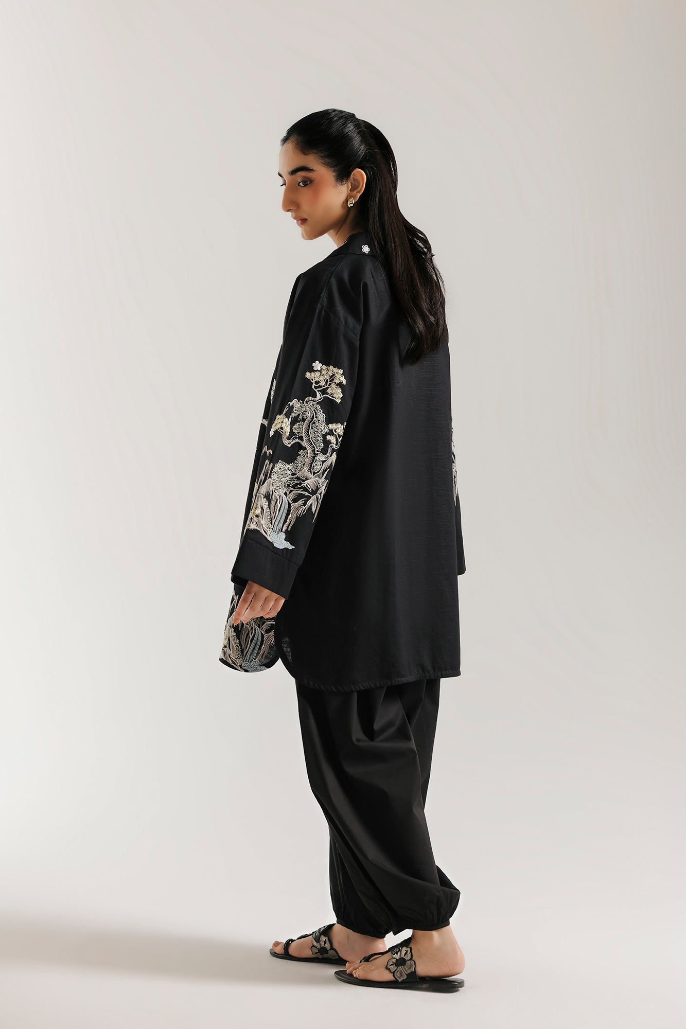 EMBROIDERED SHIRT (E9448-102-902)