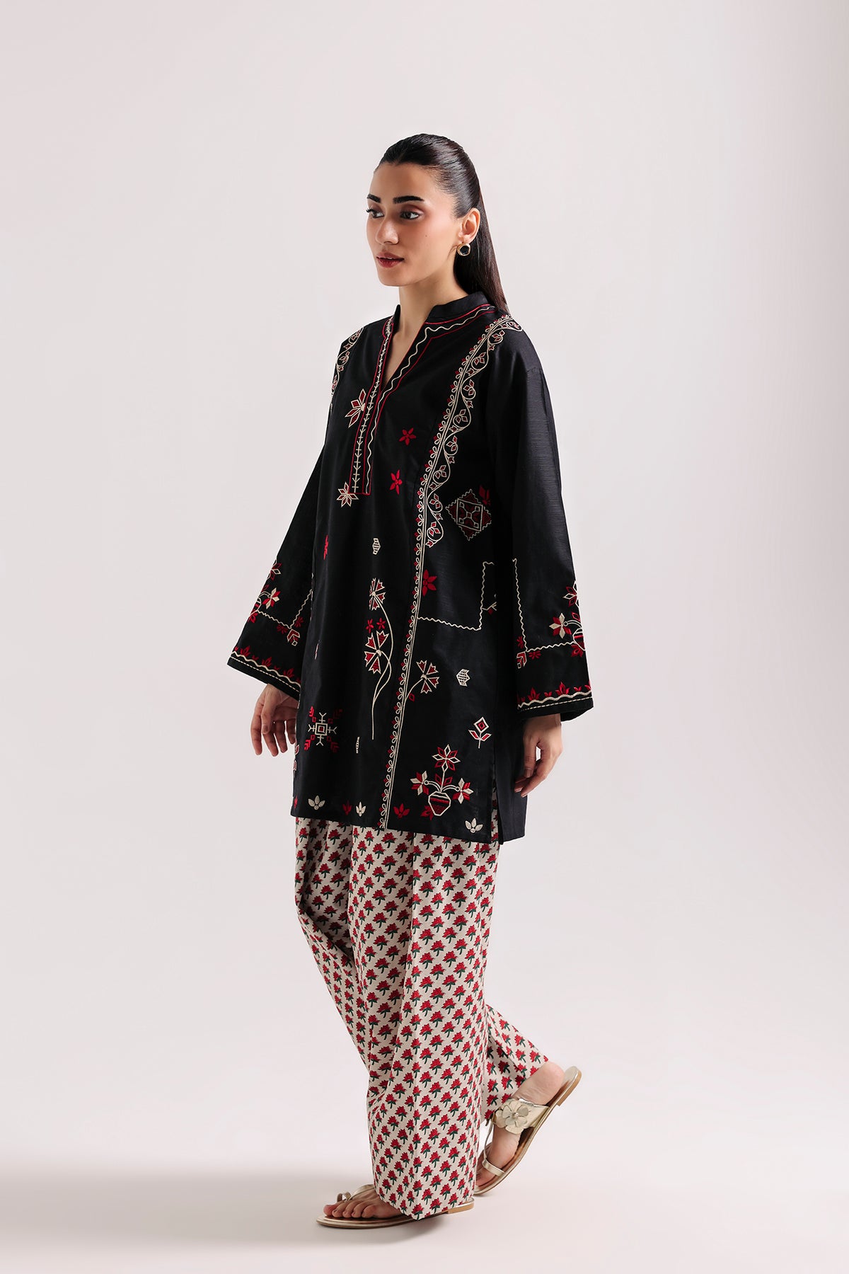 EMBROIDERED SUIT (E9546-102-902)