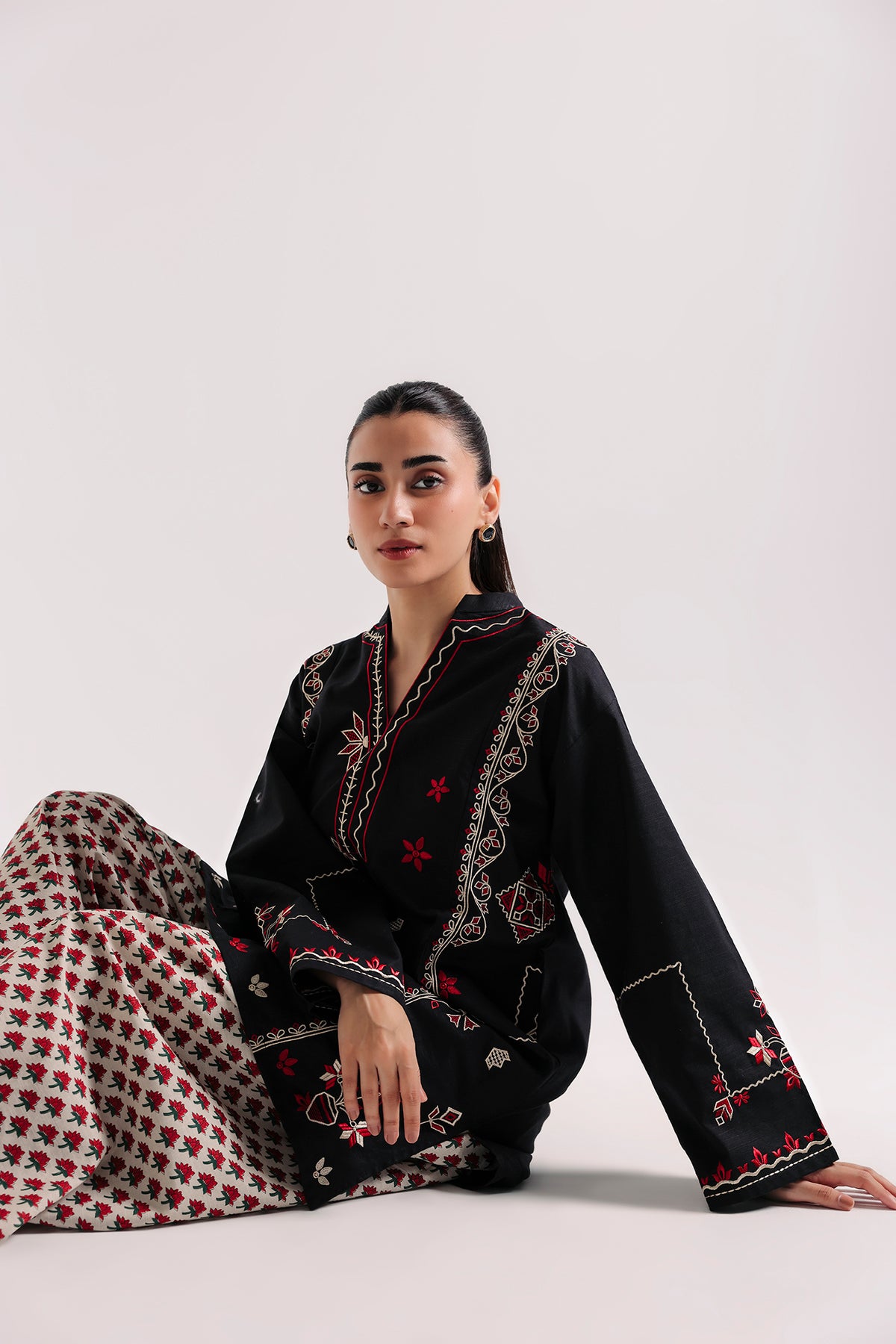 EMBROIDERED SUIT (E9546-102-902)
