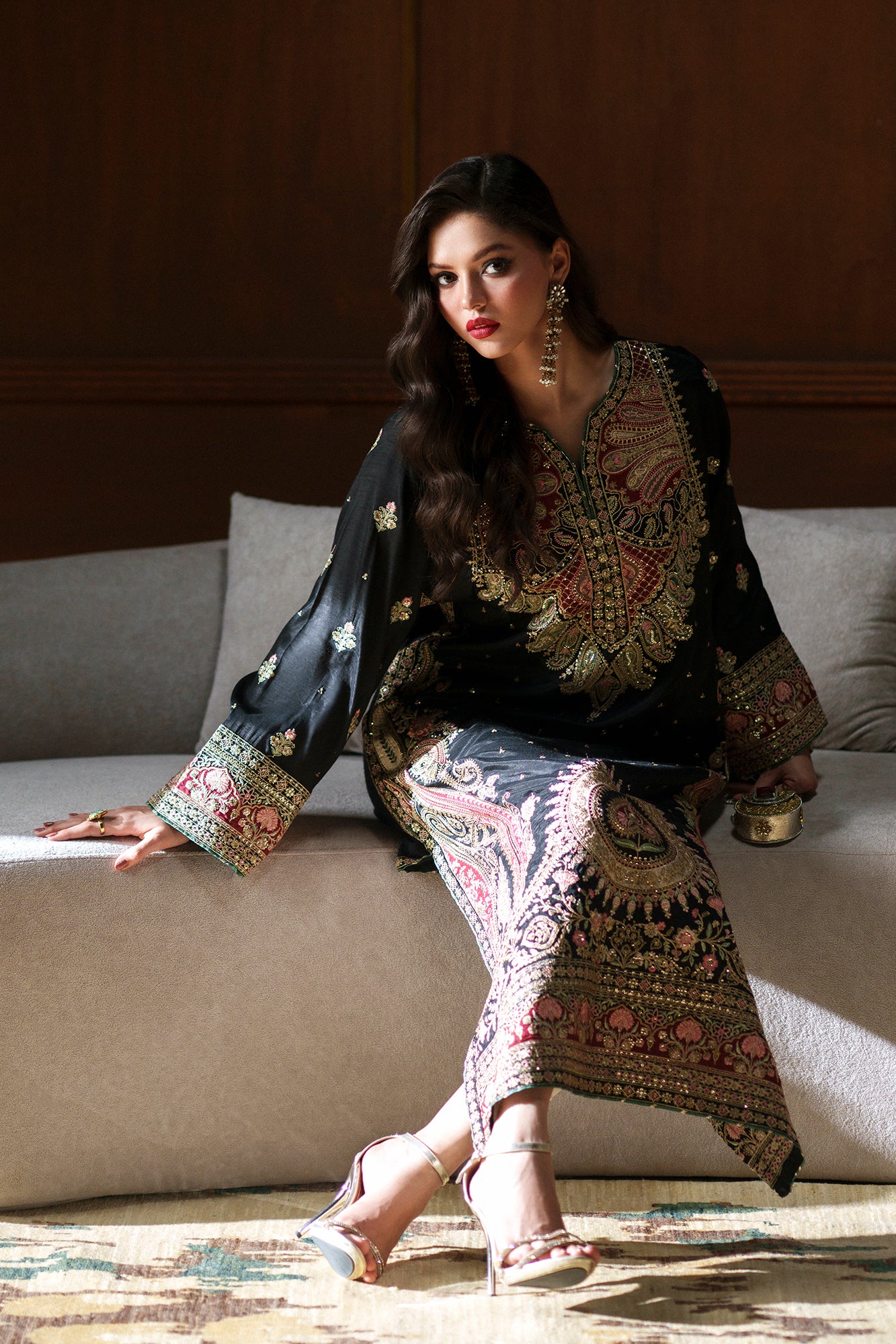 EMBROIDERED KAFTAN (E1098/104/902)