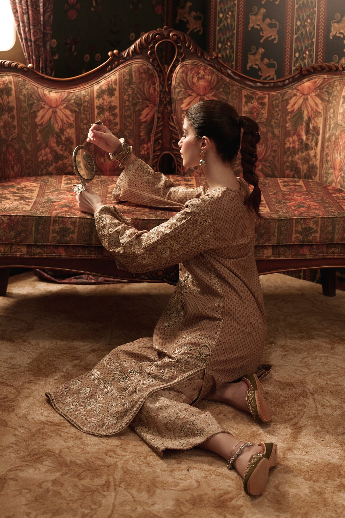 EMBROIDERED SUIT (E4925-103-808)
