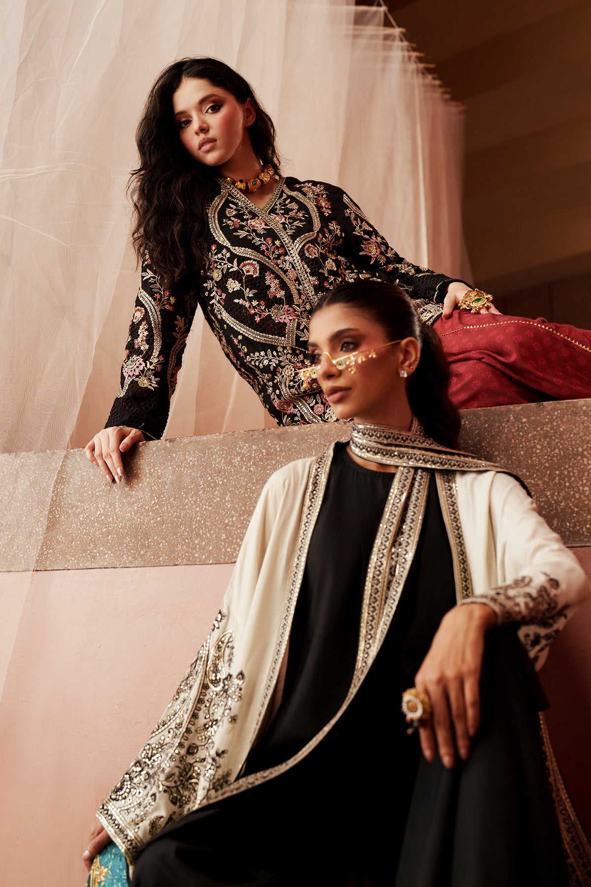 EMBROIDERED SUIT (E1200/104/902)