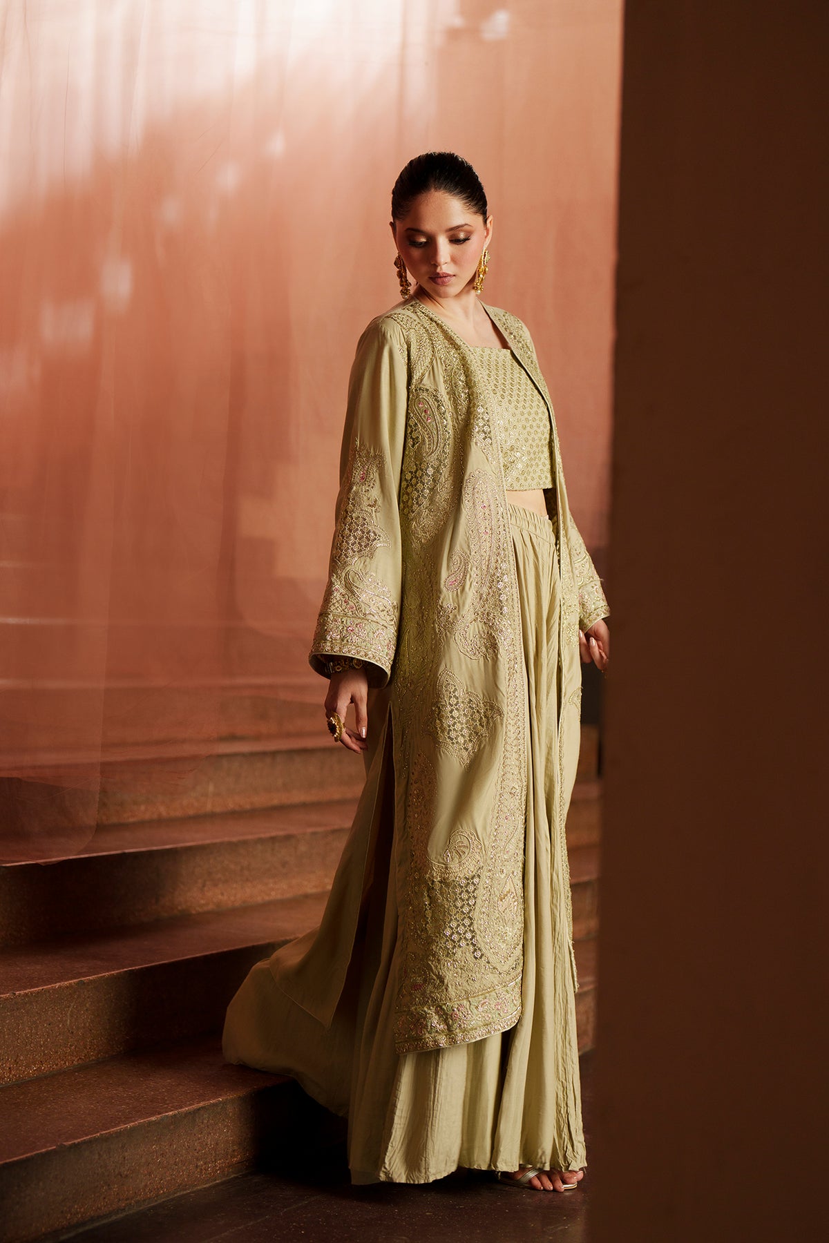 EMBROIDERED SUIT (E1258-104-006)