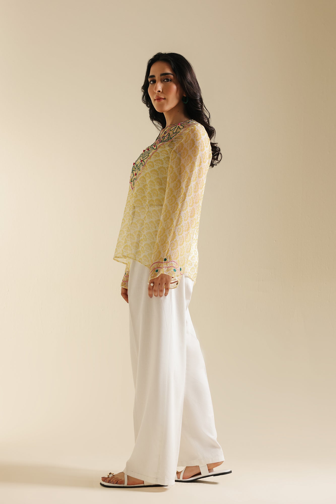 EMBROIDERED KURTI (S1E0452/119/109)