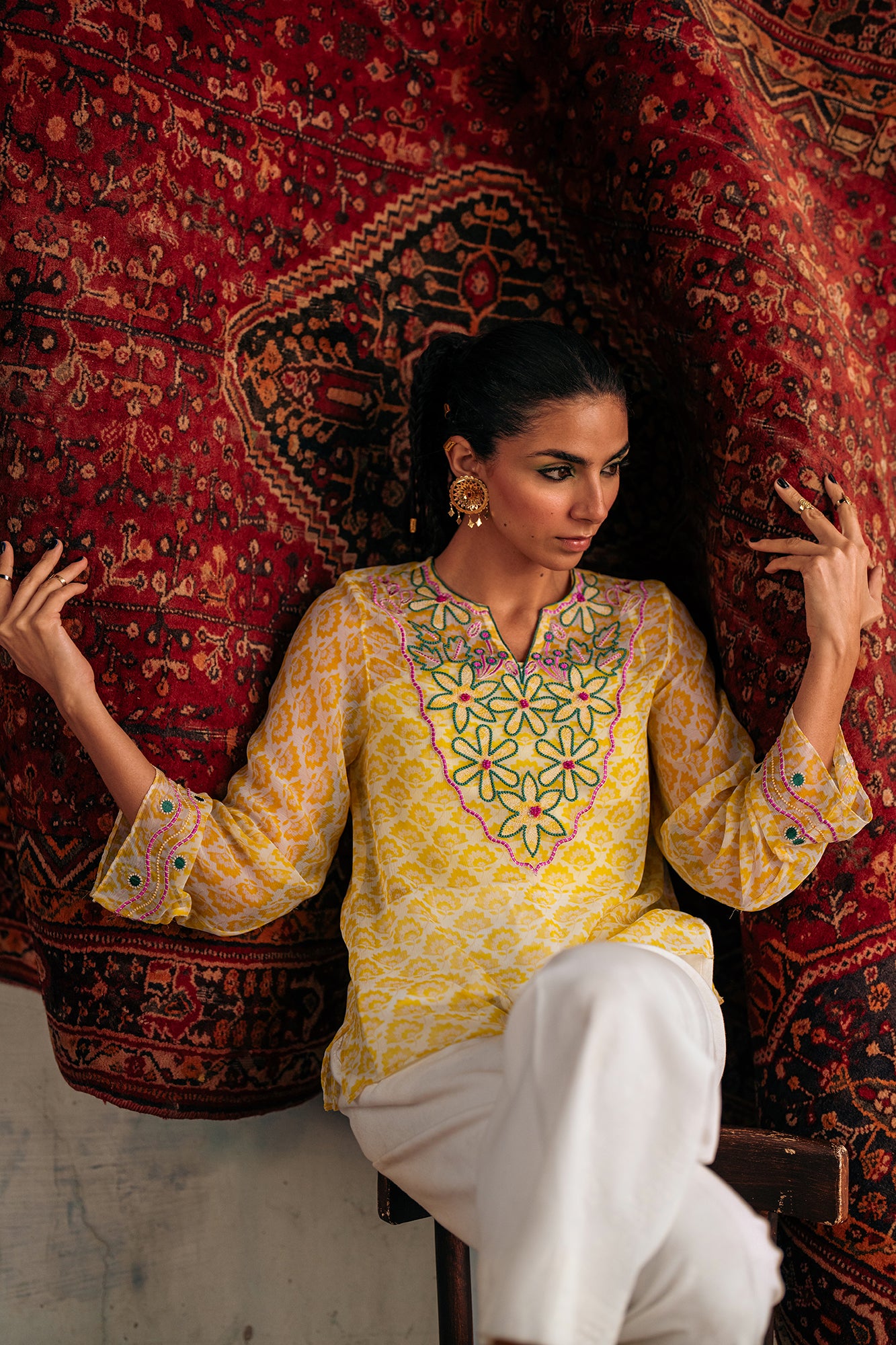 EMBROIDERED KURTI (S1E0452/119/109)