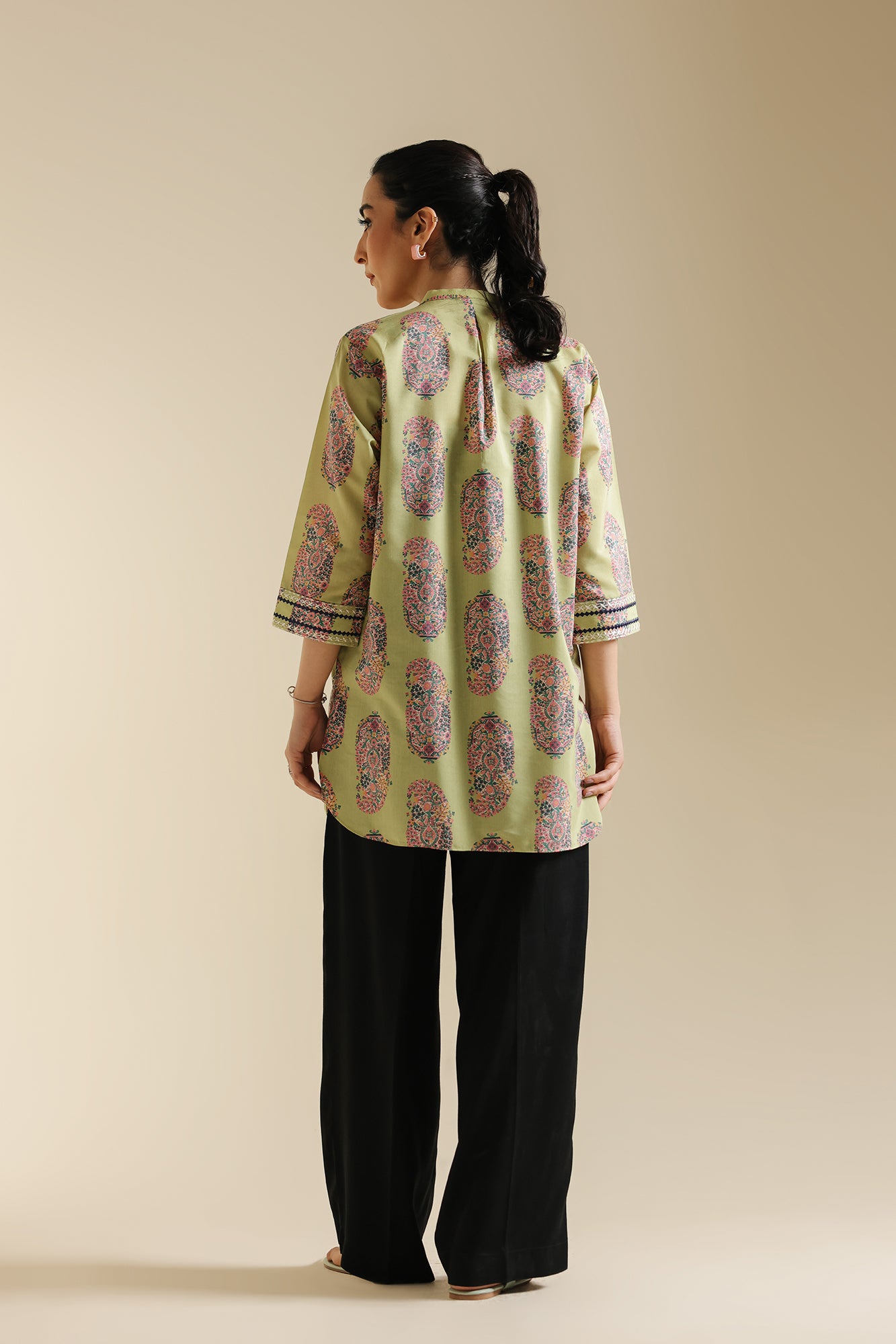 EMBROIDERED KURTI (S1E0458/119/126)