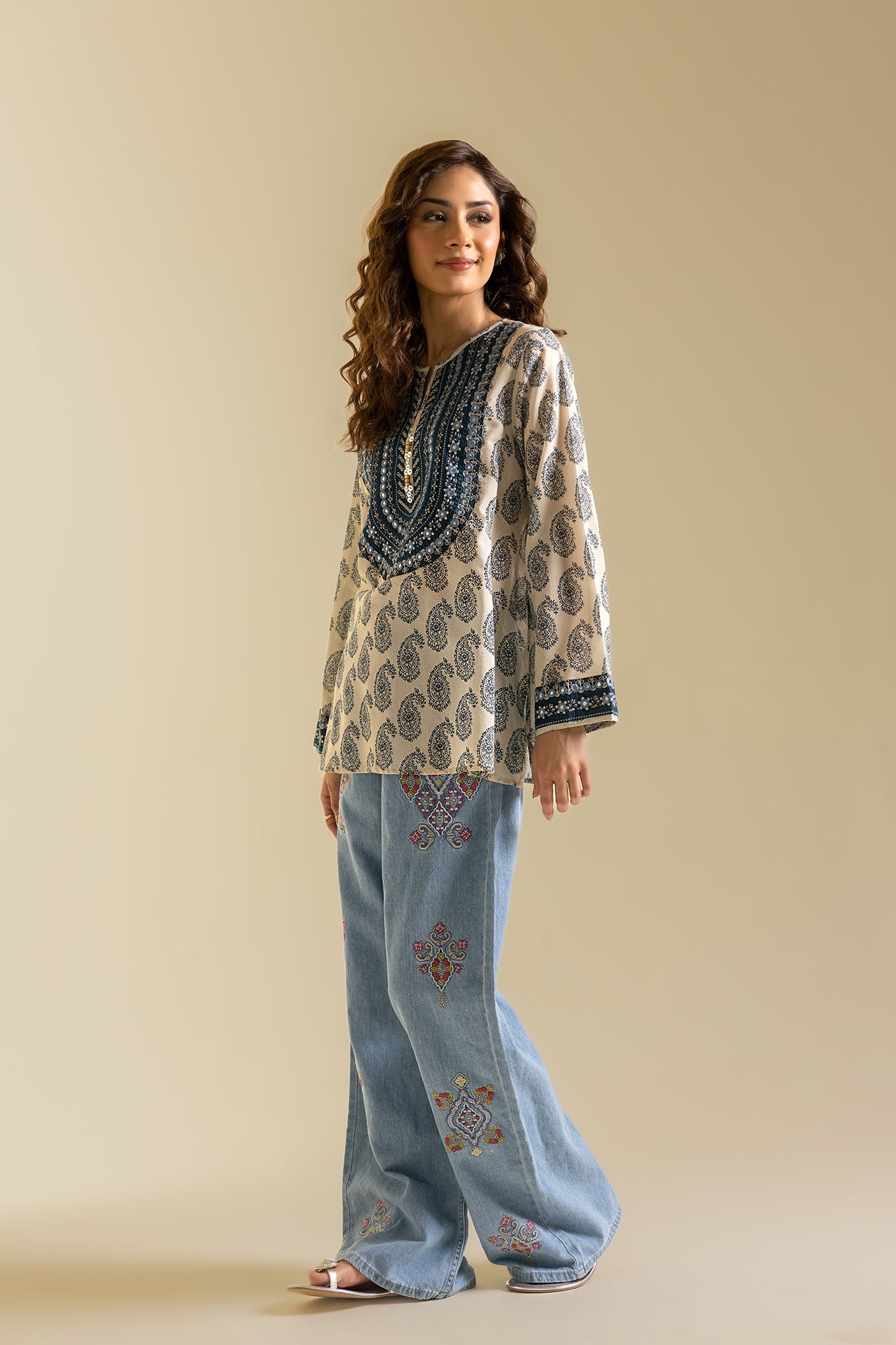 KURTI (S3E119/006/0519)