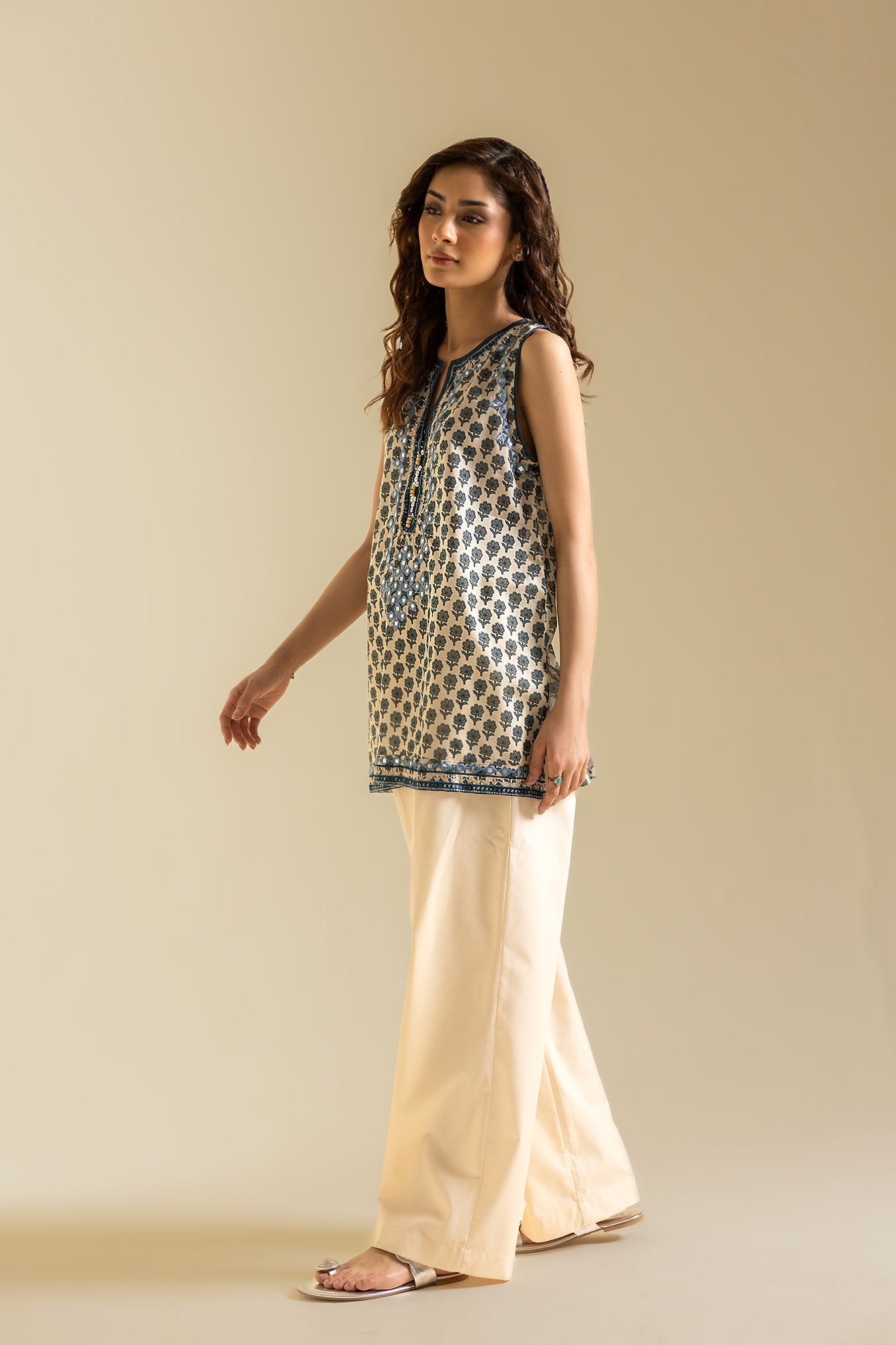 KURTI (S3E119/006/0520)