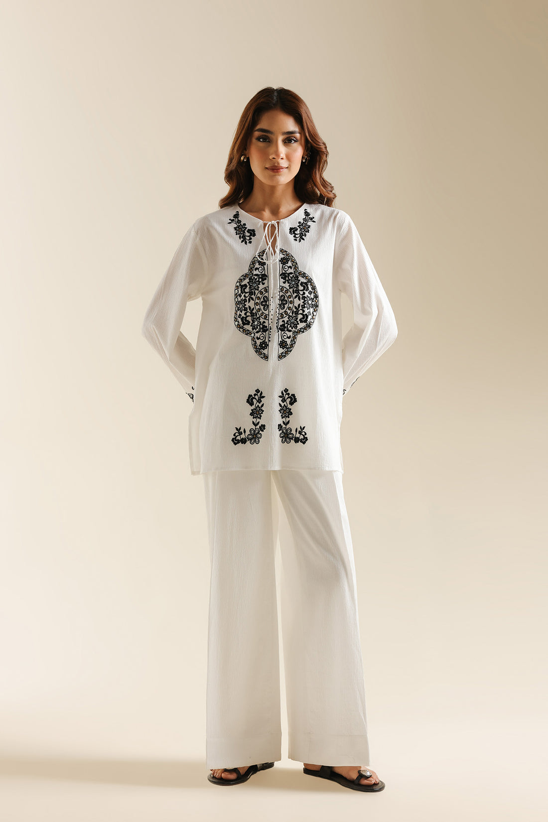 EMBROIDERED SUIT (S4E0584/119/002)