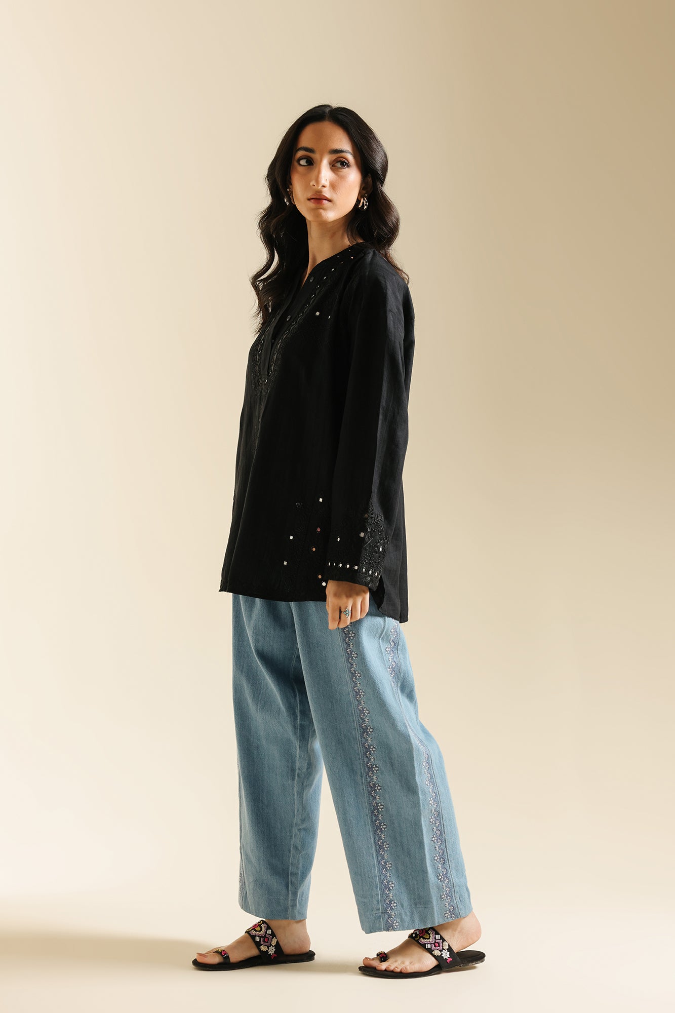 KURTI (S4E0588/119/902)