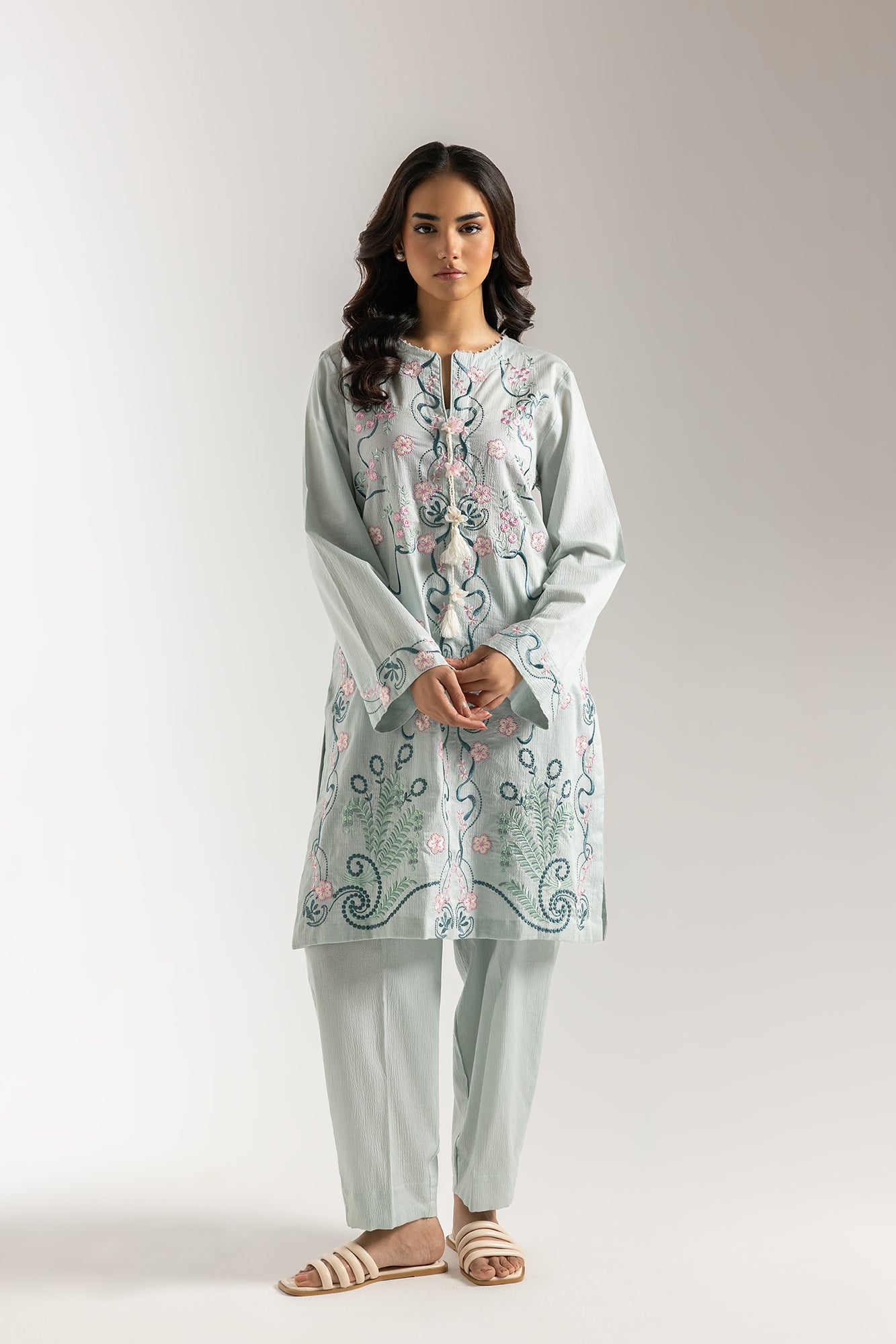 EMBROIDERED SUIT (S7E6394/102/722)