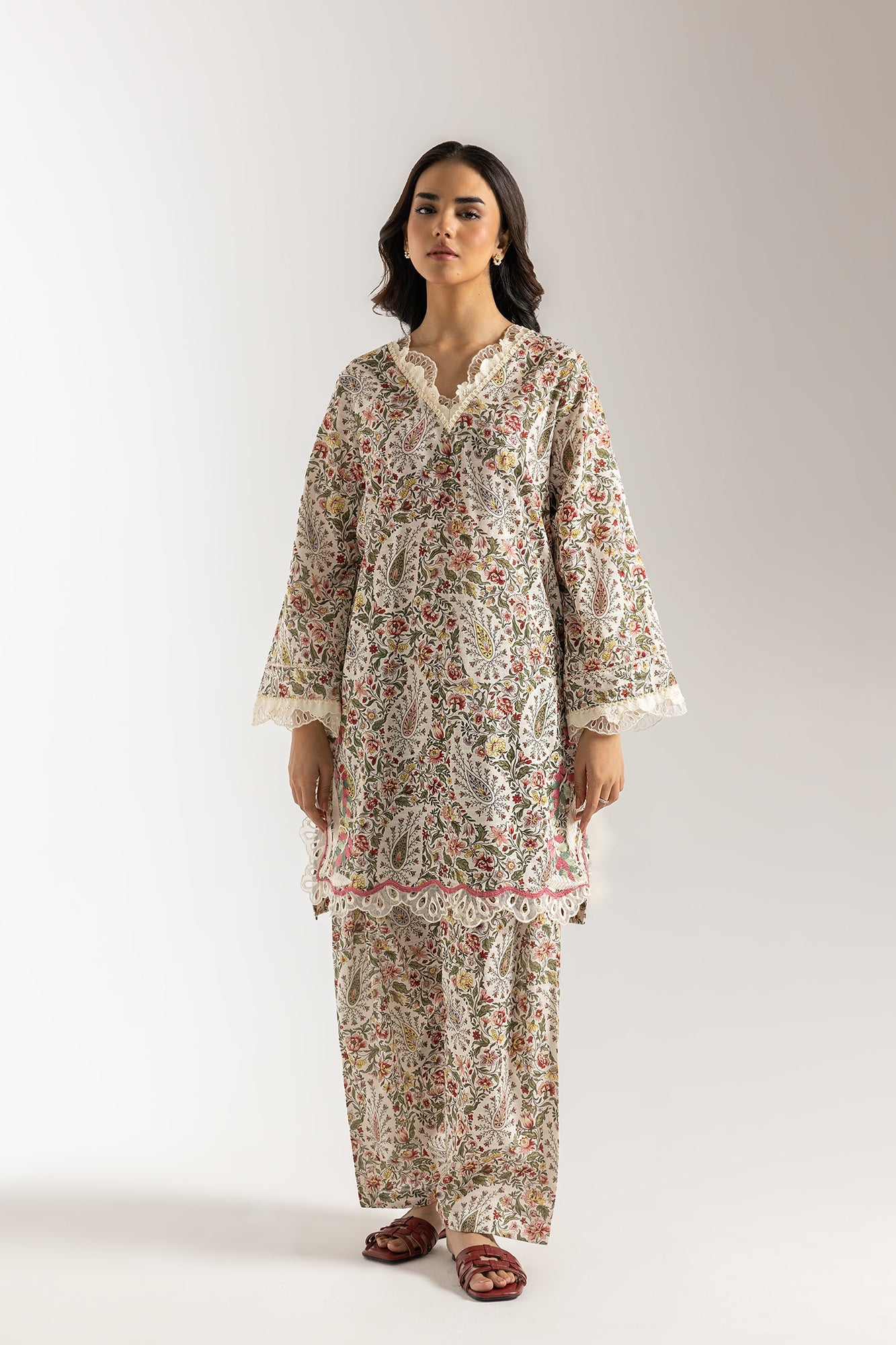 EMBROIDERED SUIT (S8E6396/102/002)